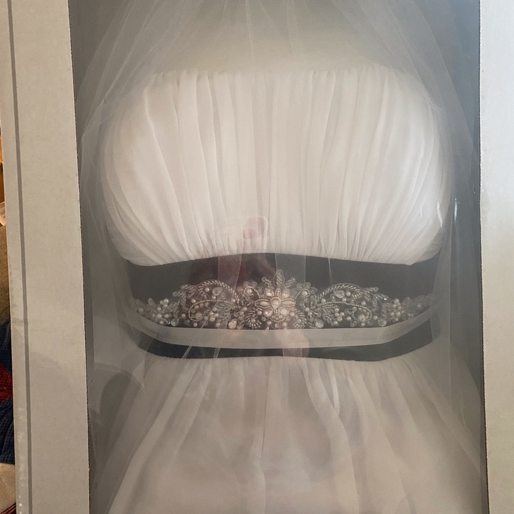 Aline wedding dress $150 - Picture 4 of 5